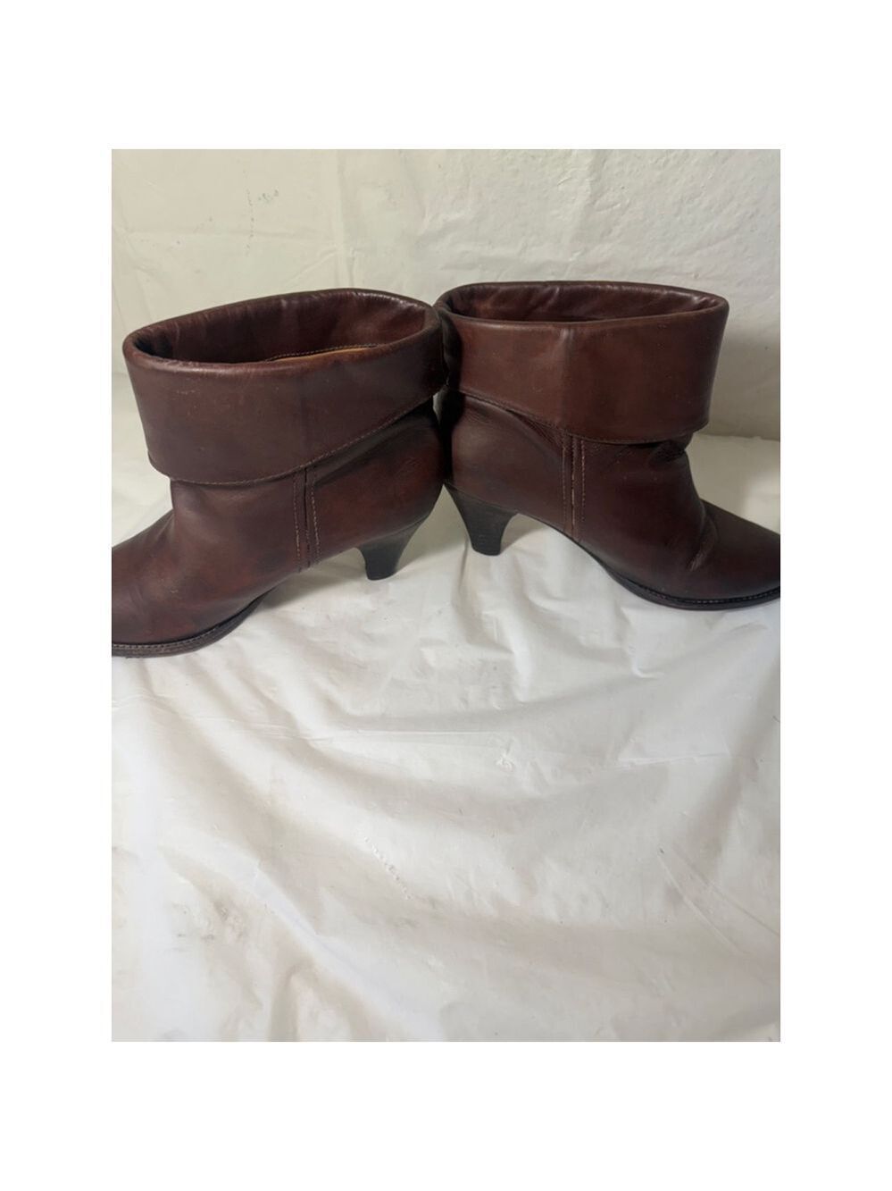 Frye Tina Shorty Cuff Size 8.5 Leather Fold Over Pull On Ankle Boots